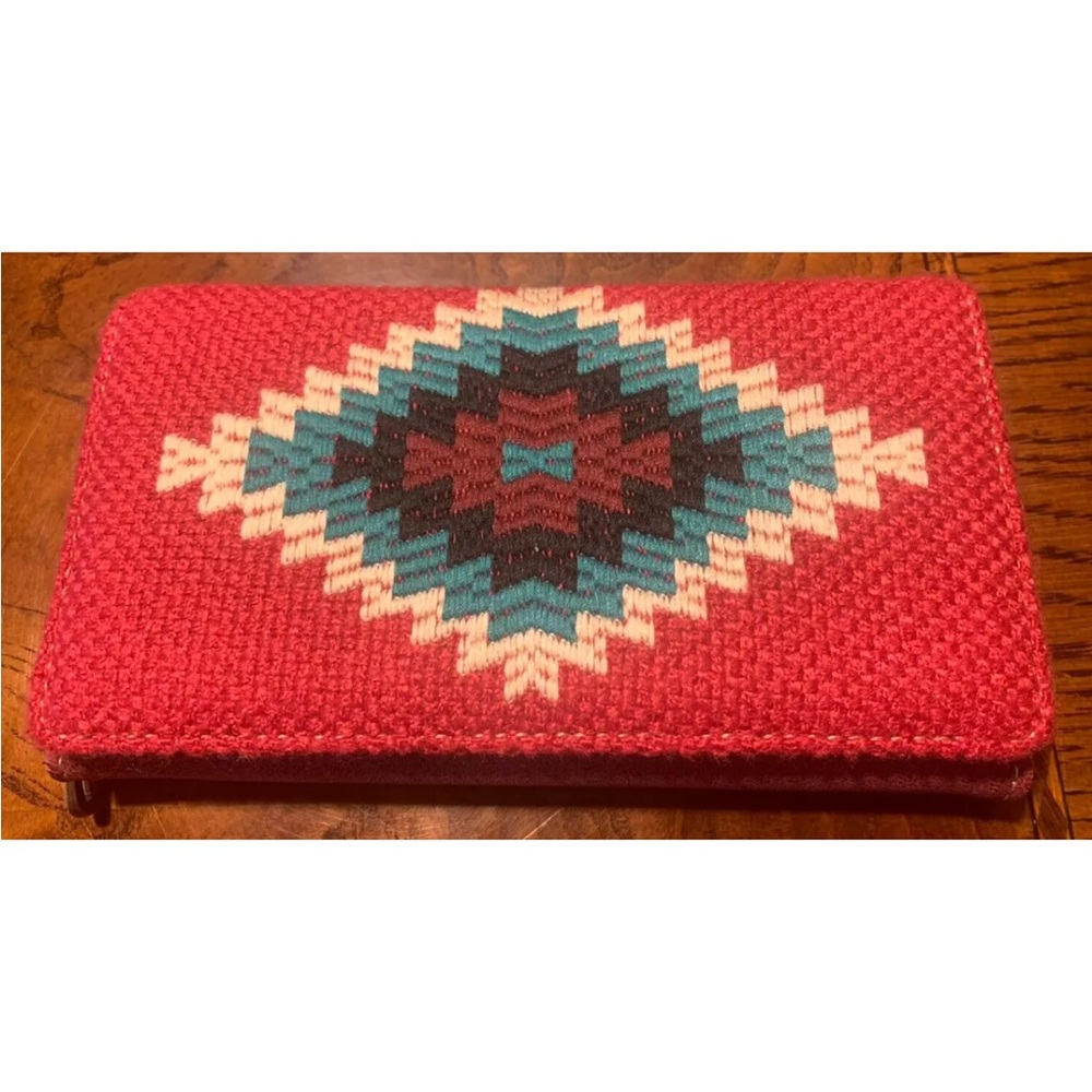 MontanaWest Zippered Wallet Clutch Native Pattern Wallet. NWOT